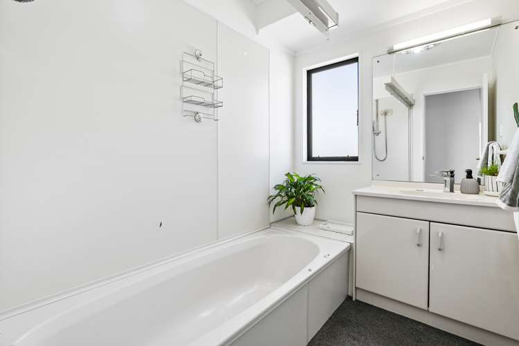 2/60 Howe Street Howick_9