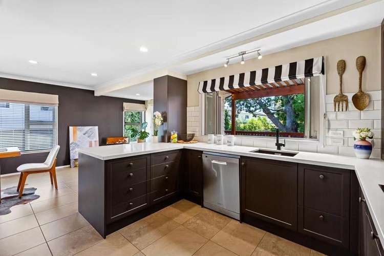 37 Fickling Ave Mount Roskill_6