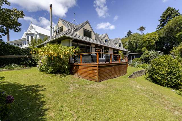 WHAT AN INCREDIBLE LOCATION! MUST SEE!