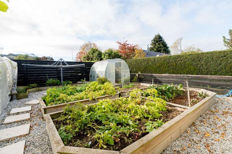 61 Holyhead Street Outram_24