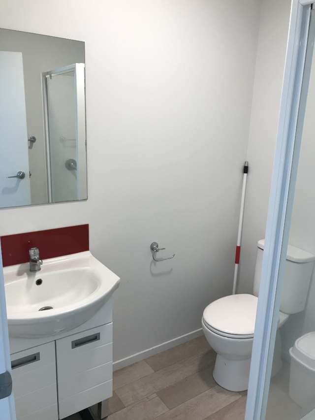 3/167 Knighton Road Hillcrest_4