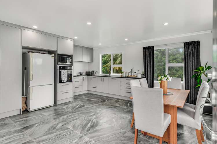 5a Morrison Crescent Glenview_17