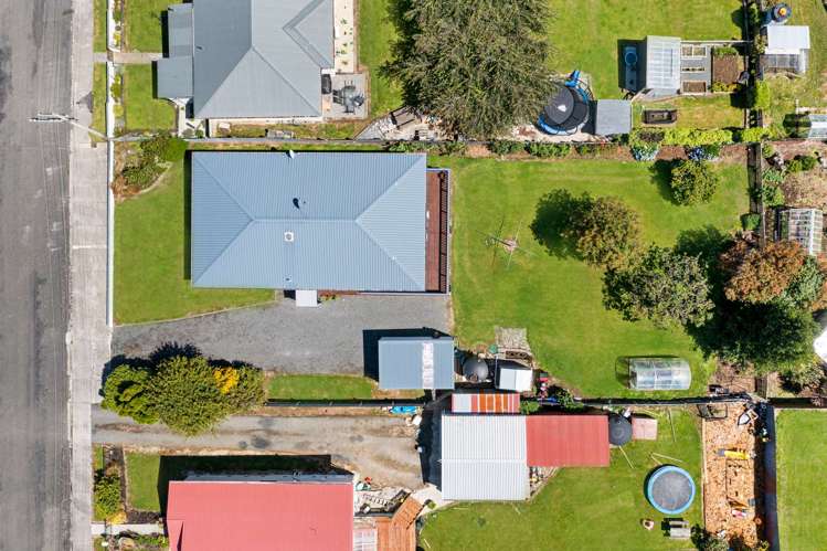 8 Macandrew Street Owaka_19