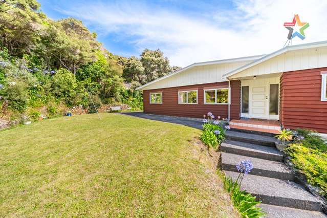 1119 Coast Road Wainuiomata_2
