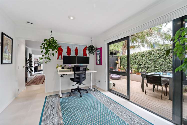 2/2 Parr Terrace Castor Bay_11