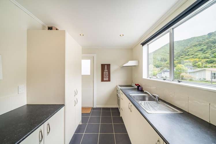 32A Hartford Crescent Totara Park_11