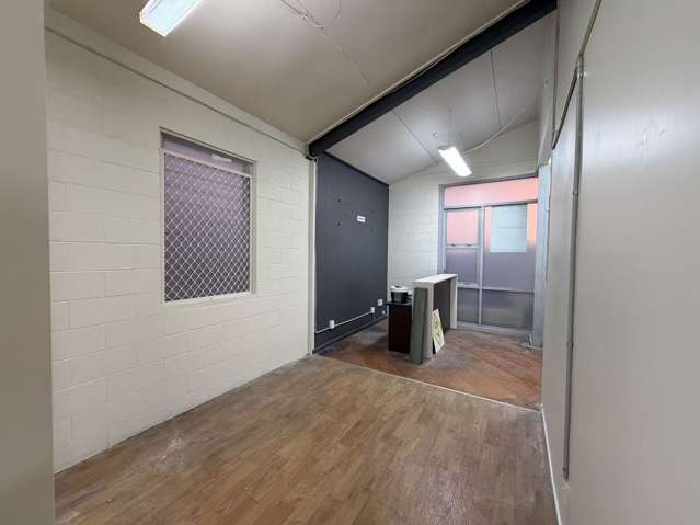 1 and 2/57 Carr Road Mt Roskill_2