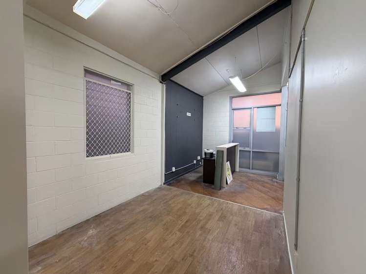 1 and 2/57 Carr Road Mt Roskill_2