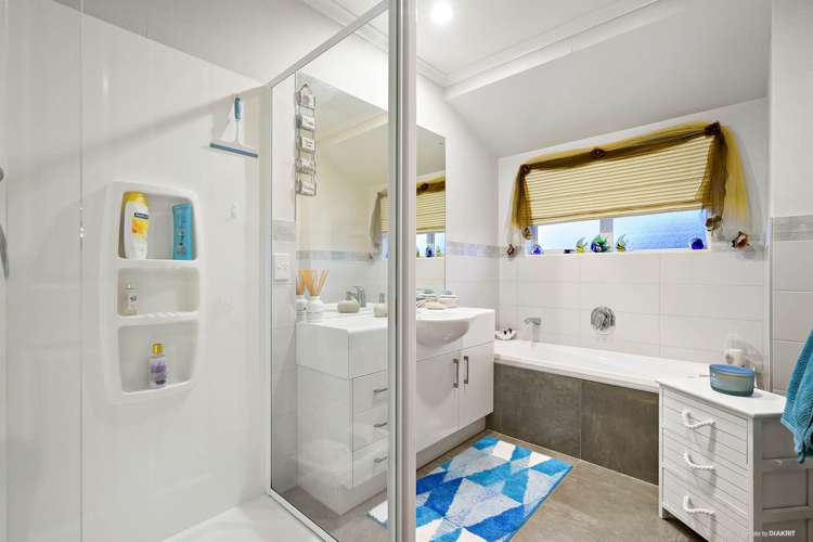 13 Seresin Crescent Flat Bush_15