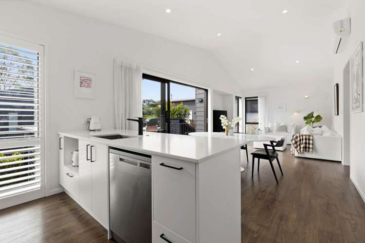 9b William Bayes Place Red Beach_10