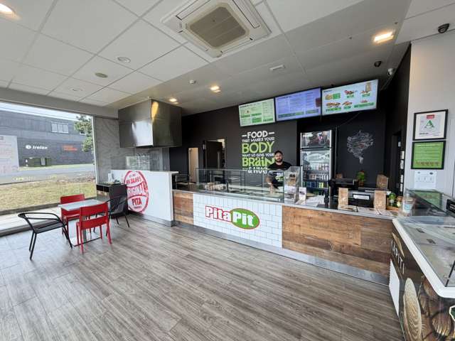 Unit 1/119 Onewa Road Northcote_1