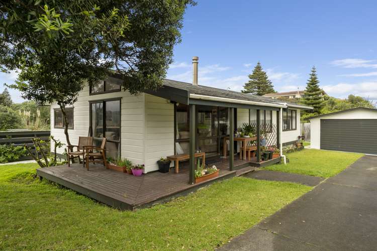 3 Tasman Road Otaki Beach_0