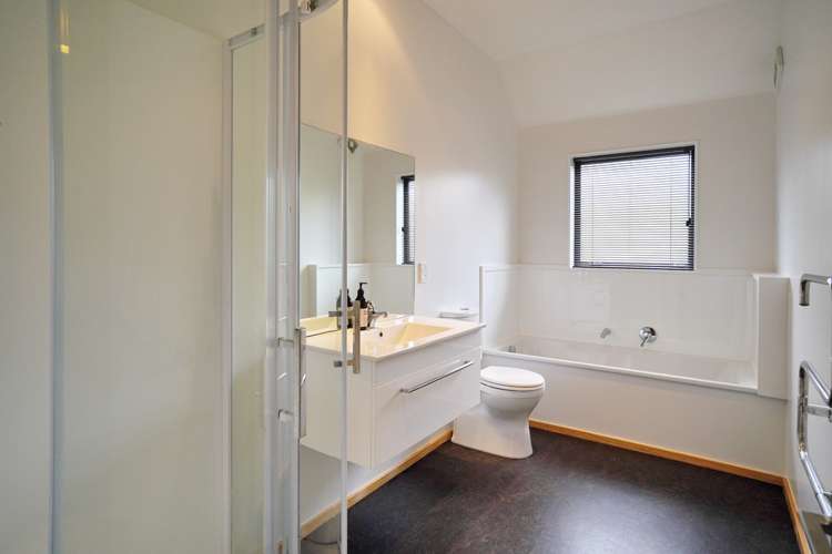 8 Cheeseman Terrace Castle Hill_12