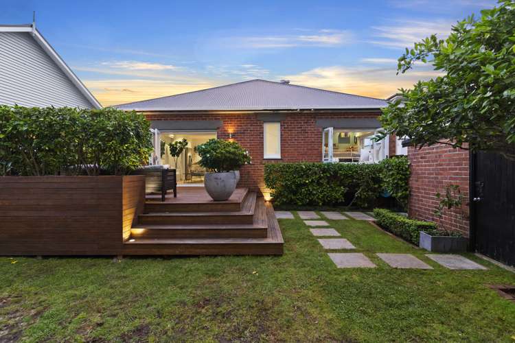 2/75 Queen Street Northcote Point_22