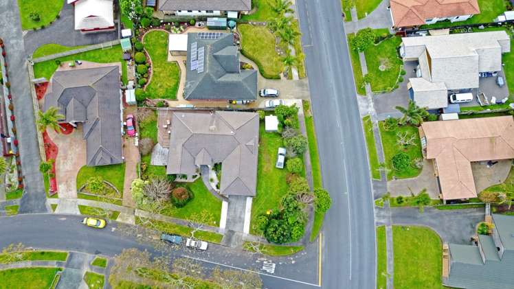 1 Trossach Place Wattle Downs_16