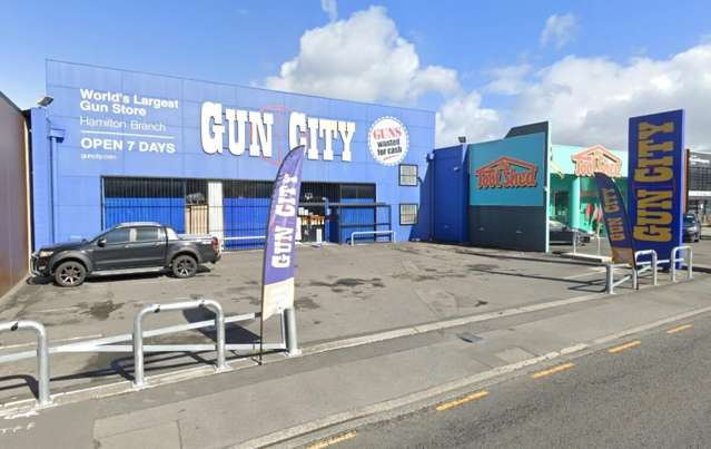 High Profile with Parking on Anglesea