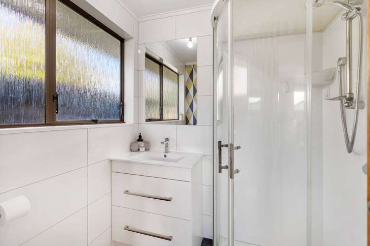 18 Truscott Grove Awapuni_16