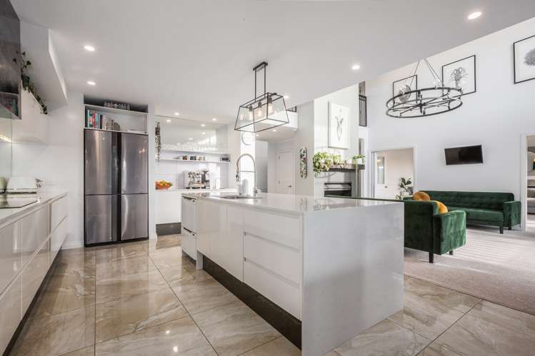 88 Queen Charlotte Drive Aotea_5