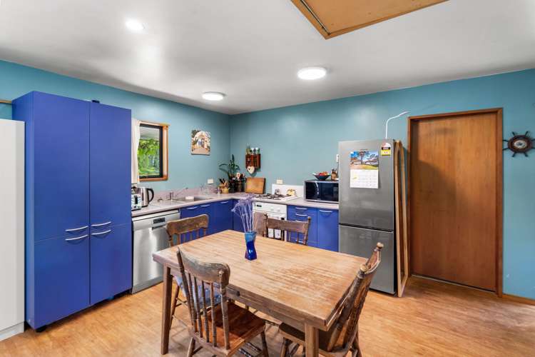 300 Courtenay Road Charing Cross_13