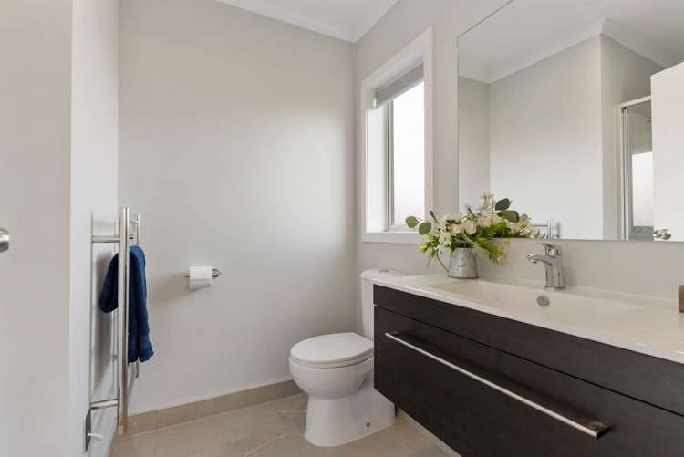 23 Soaring Bird Drive Takanini_12