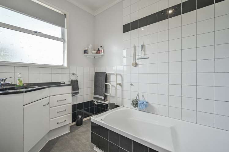 4 Murdoch Place Raureka_9