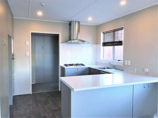 18 Morning View Titahi Bay_3