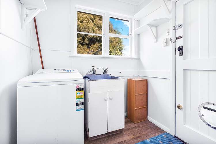 6 Watts Crescent Hamilton East_13