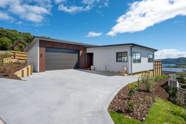Big views, easy living, brand new!