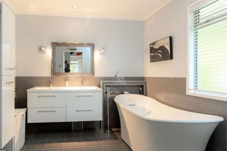 7 Finlay Grove Waikawa_15