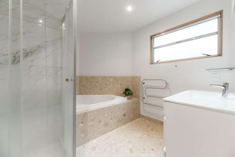 52 Penguin Drive Murrays Bay_7