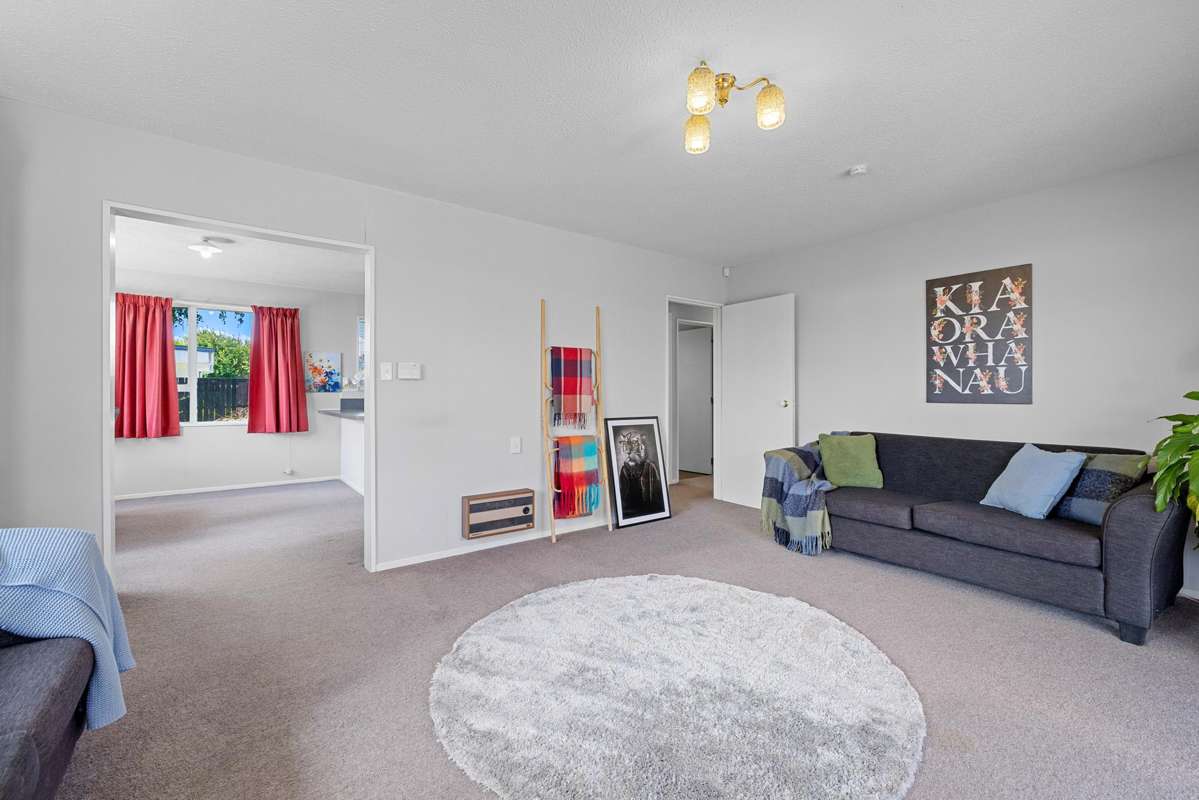 2/83a Simeon Street_5