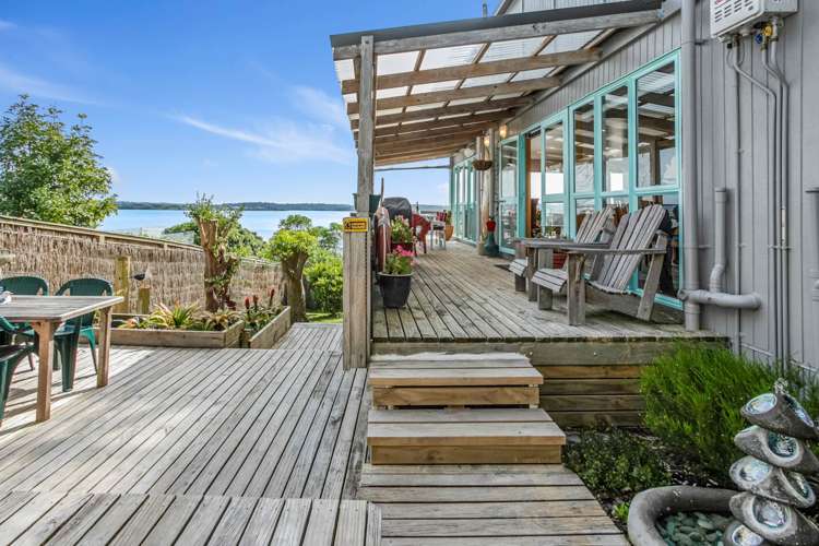 16 Spinnaker Drive Te Atatu Peninsula_1