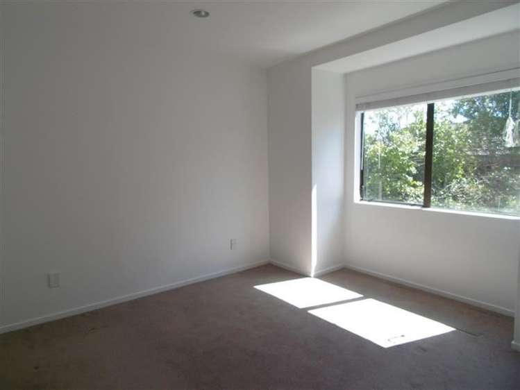 2/17 Glamorgan Drive Torbay_7