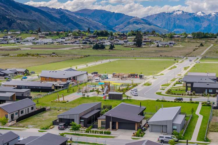 148 Burdon Loop Lake Hawea_31