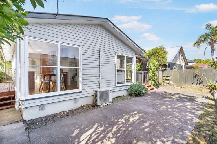 110a Mcleod Road Te Atatu South_19