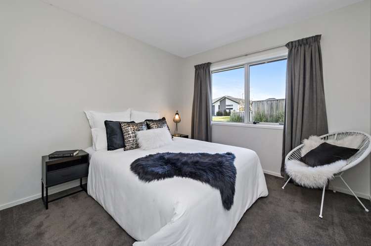 87 Sunline Avenue Lincoln_15