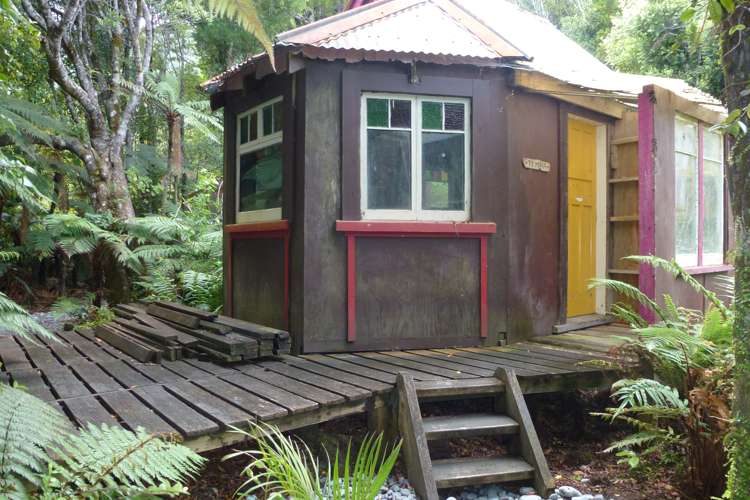 5 Ross Place Punakaiki_17