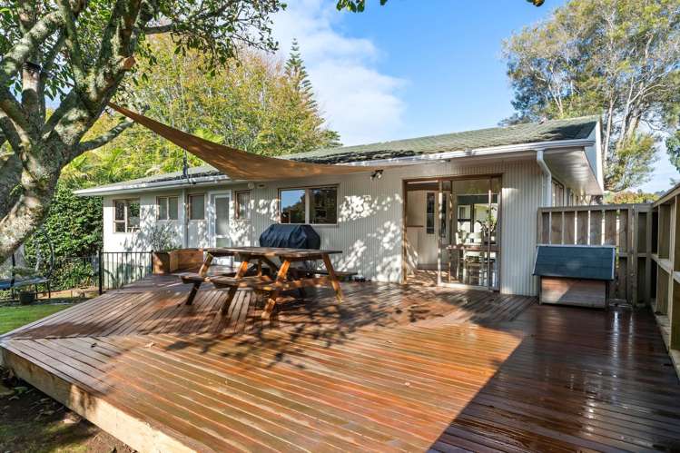 6 Fairway Drive Te Kamo_8