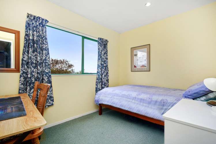 83 Miromiro Road Normandale_11