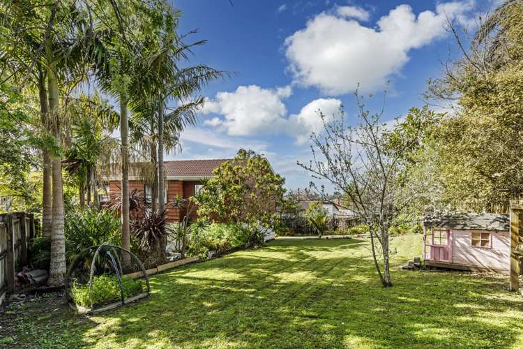 8 Thalia Place Totara Vale_13