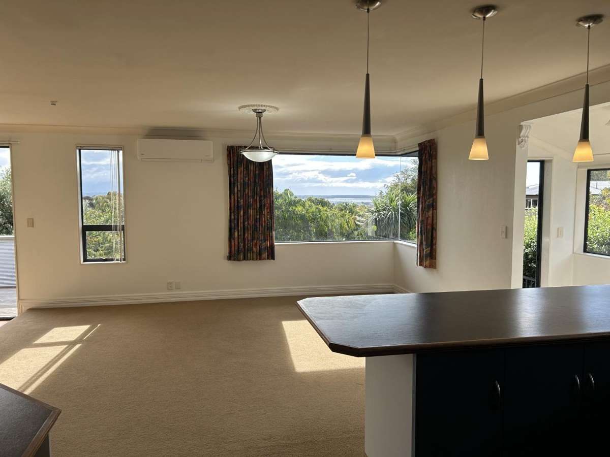 Spacious 3-Bedroom Family Home with Great Outdoor Living 3