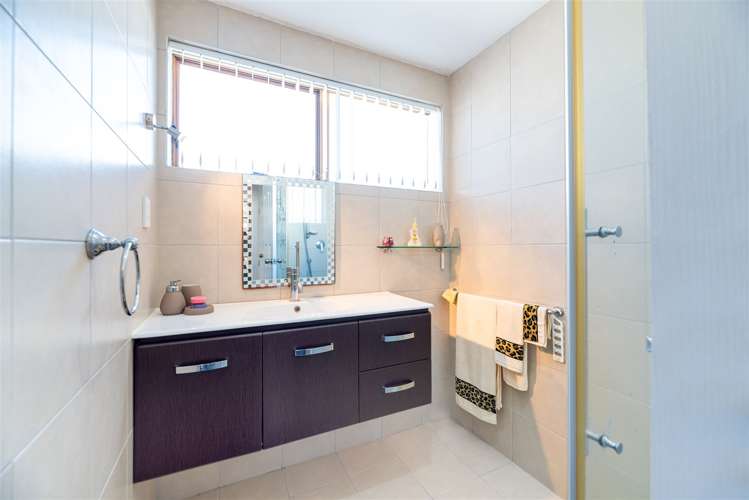 1/1 Akehurst Avenue New Lynn_13