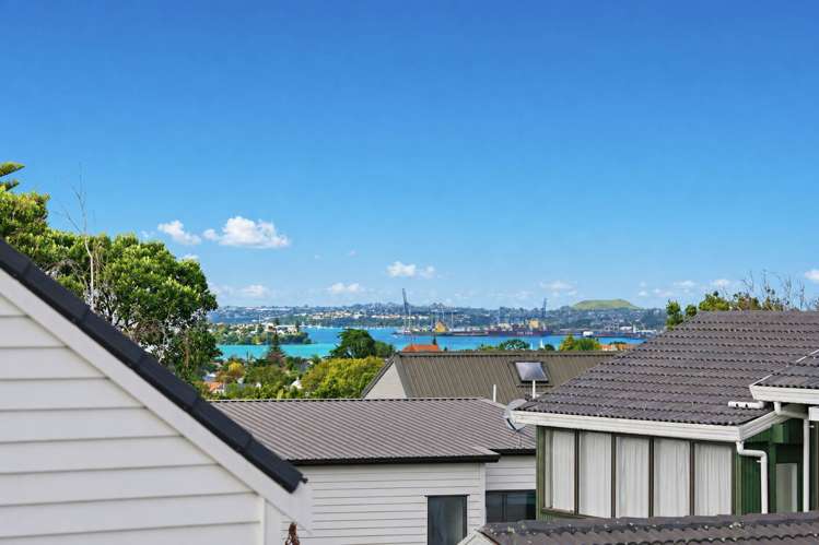 2/20 Tui Glen Road Birkenhead_12