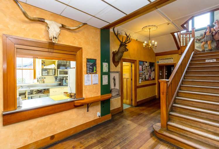 20 Memorial Square Carterton_11