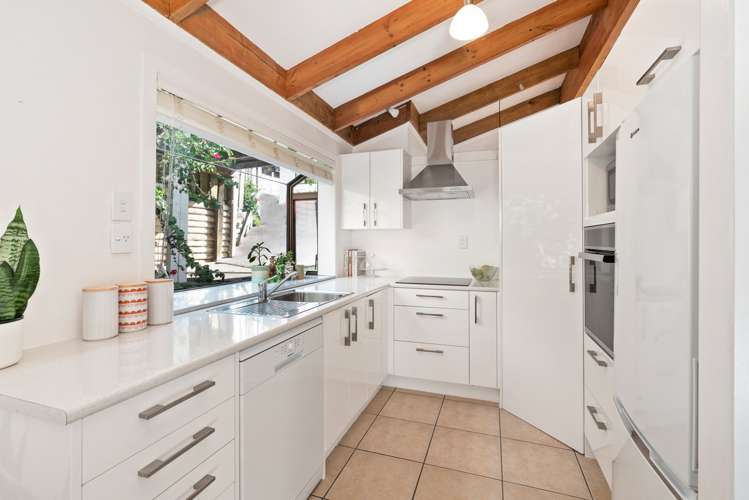 16b Godden Crescent Orakei_6