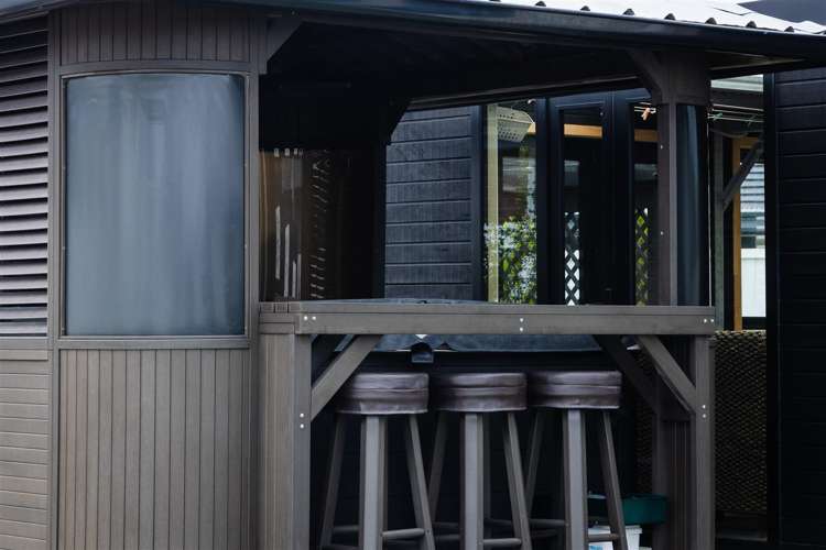 8 Higgins Place Paroa_25