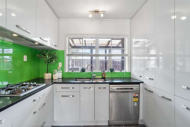 121 Everglade Drive Totara Heights_8