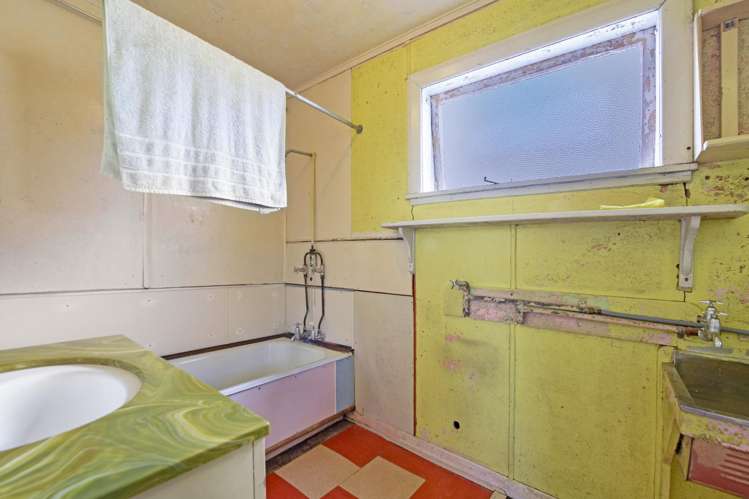 6 Emano Street Toi Toi_12