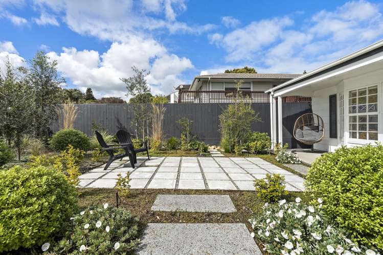 16 Pickwick Parade Mellons Bay_36