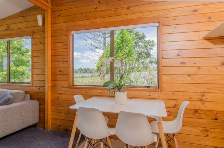 2/80 Cobham Crescent Kelston_8